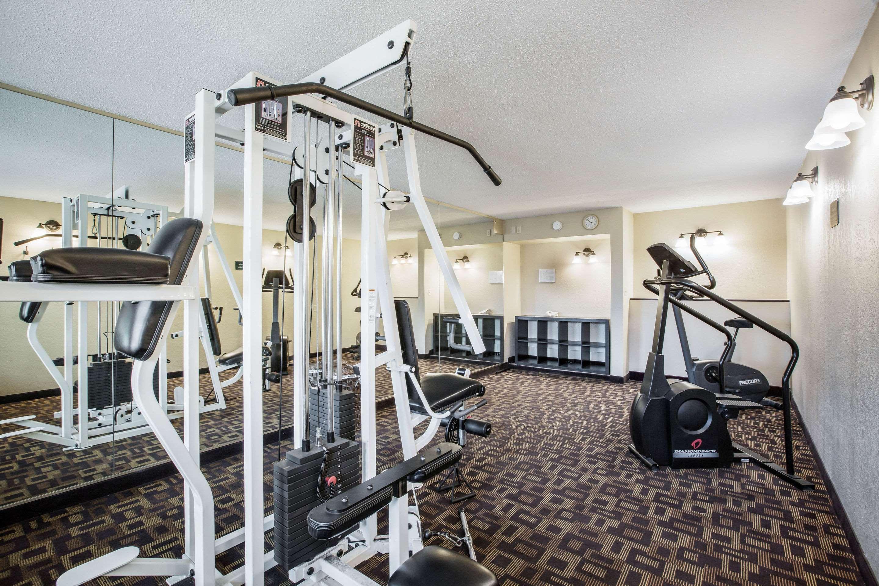 Quality Inn & Suites Lawrence - University Area מראה חיצוני תמונה