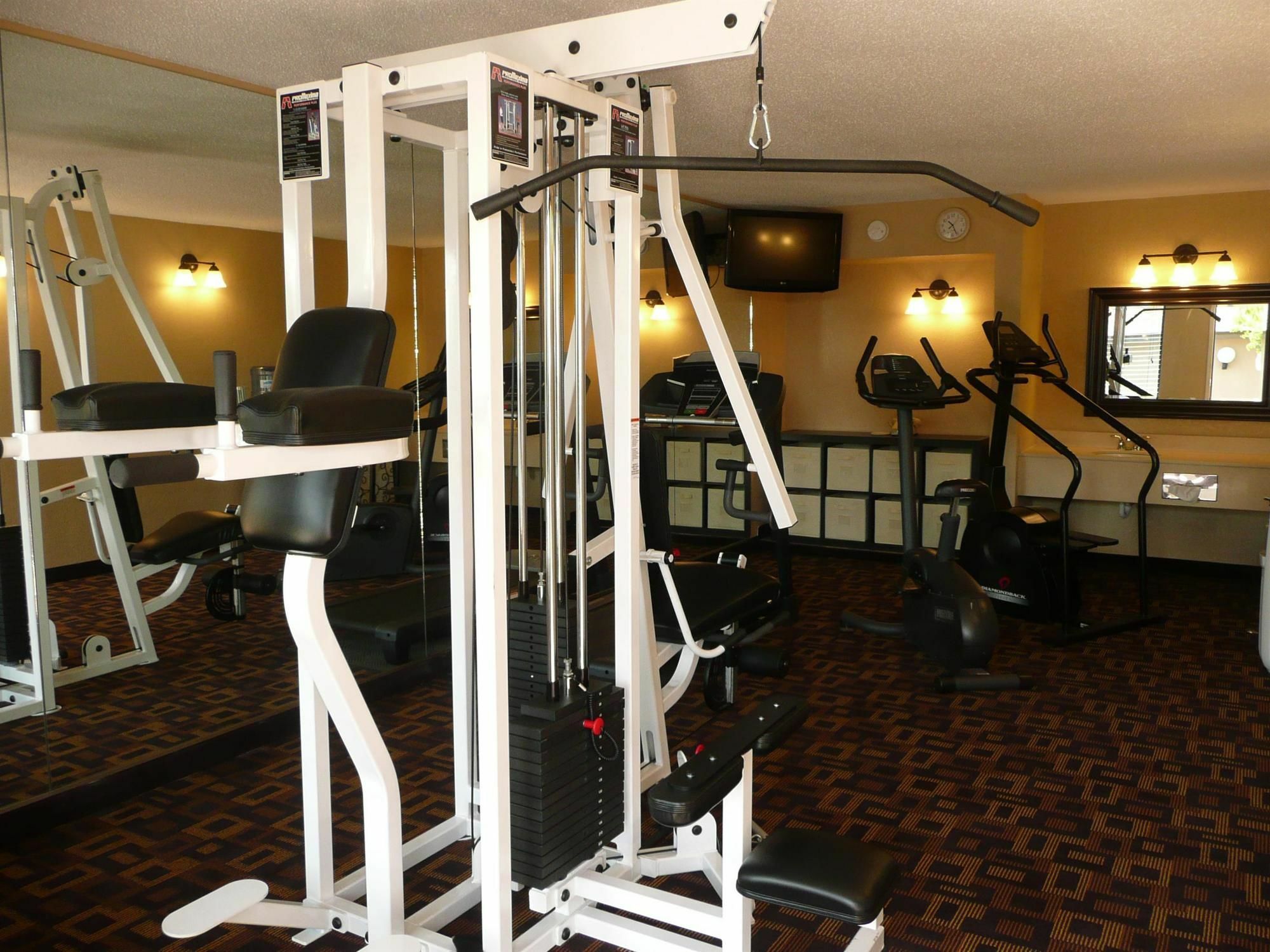 Quality Inn & Suites Lawrence - University Area מראה חיצוני תמונה